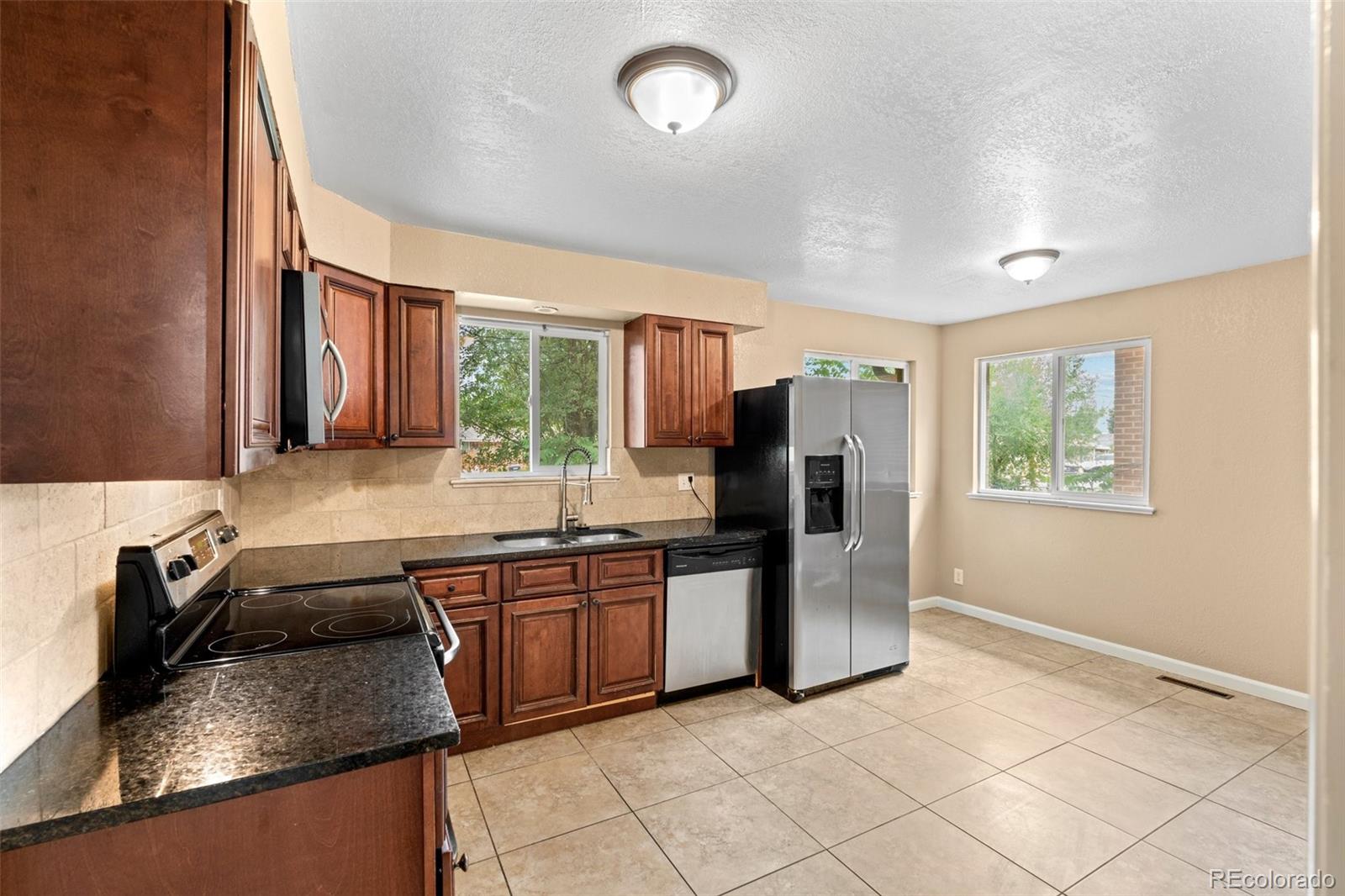 5085 - 5087 E 34th Avenue