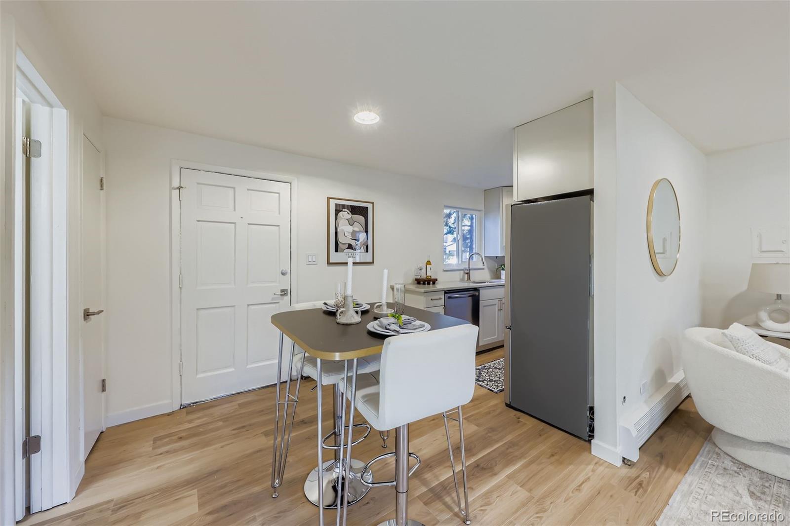 1525 S Holly Street 201