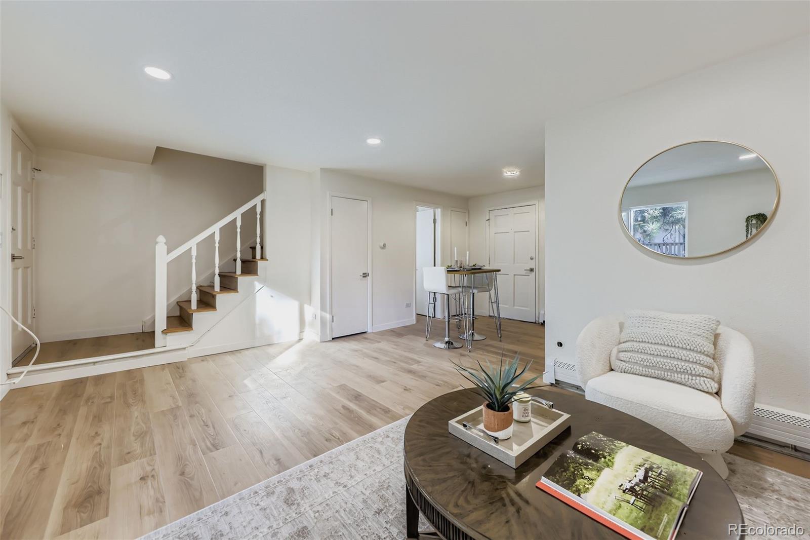 1525 S Holly Street 201