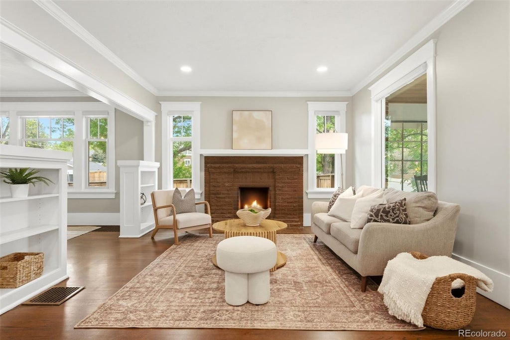 Photo of 800 Monroe Street, Denver, CO 80206 (MLS # 2333990)