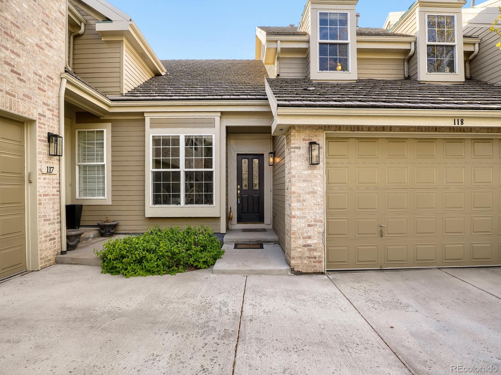 4545 S Monaco Street 118