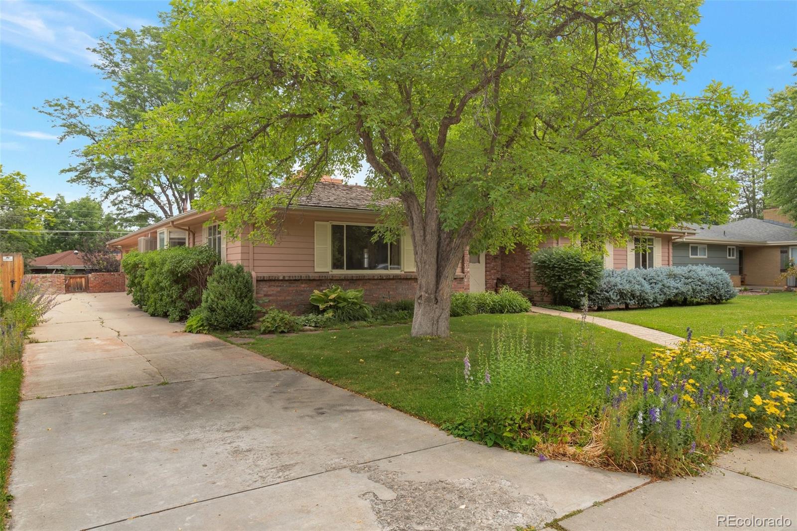 2309 E Floyd Place