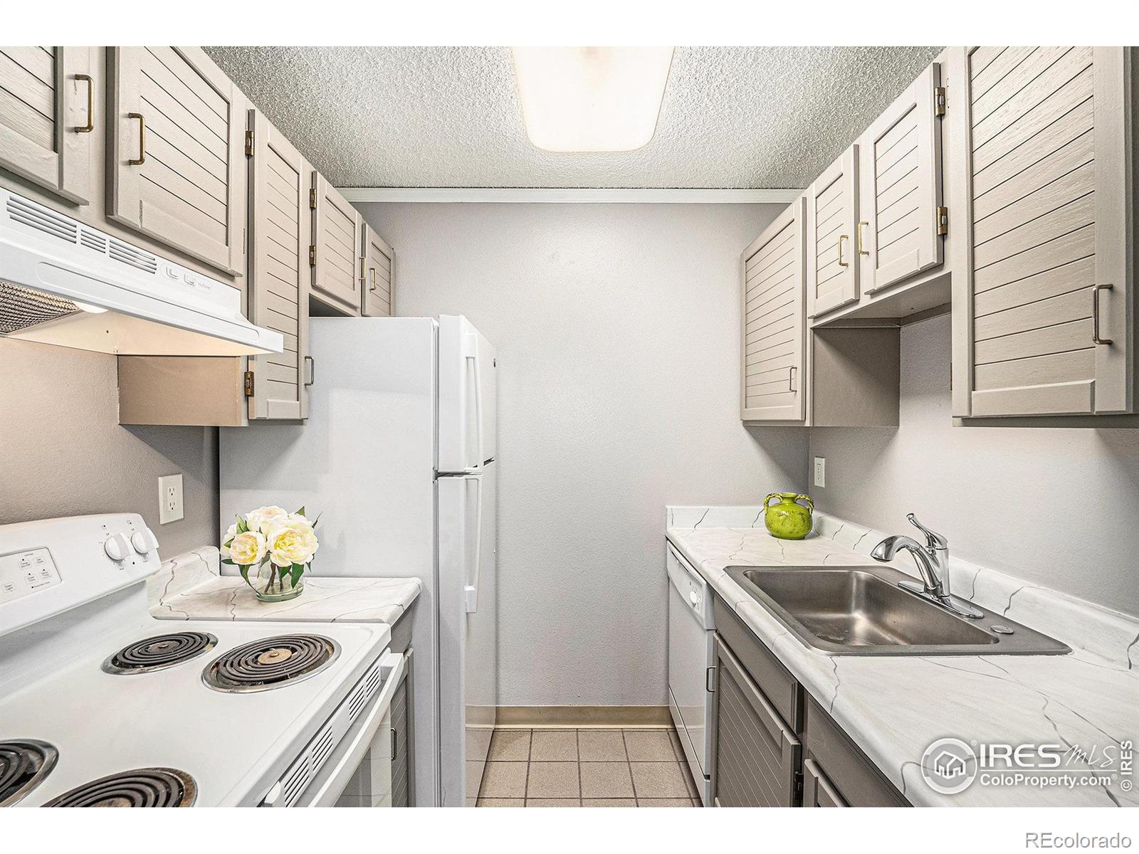 3150 Iris Avenue 305