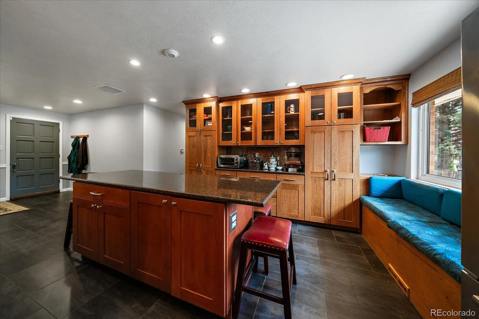 Lakewood, Colorado 80228, United States, 4 Bedrooms Bedrooms, ,3 BathroomsBathrooms,Residential,Active,124121