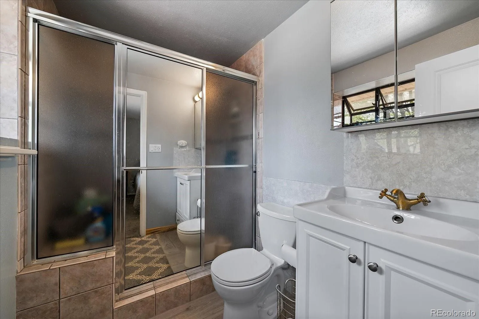 Lakewood, Colorado 80228, United States, 4 Bedrooms Bedrooms, ,3 BathroomsBathrooms,Residential,Active,124121