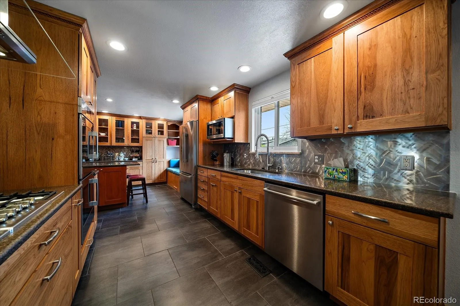 Lakewood, Colorado 80228, United States, 4 Bedrooms Bedrooms, ,3 BathroomsBathrooms,Residential,Active,124121