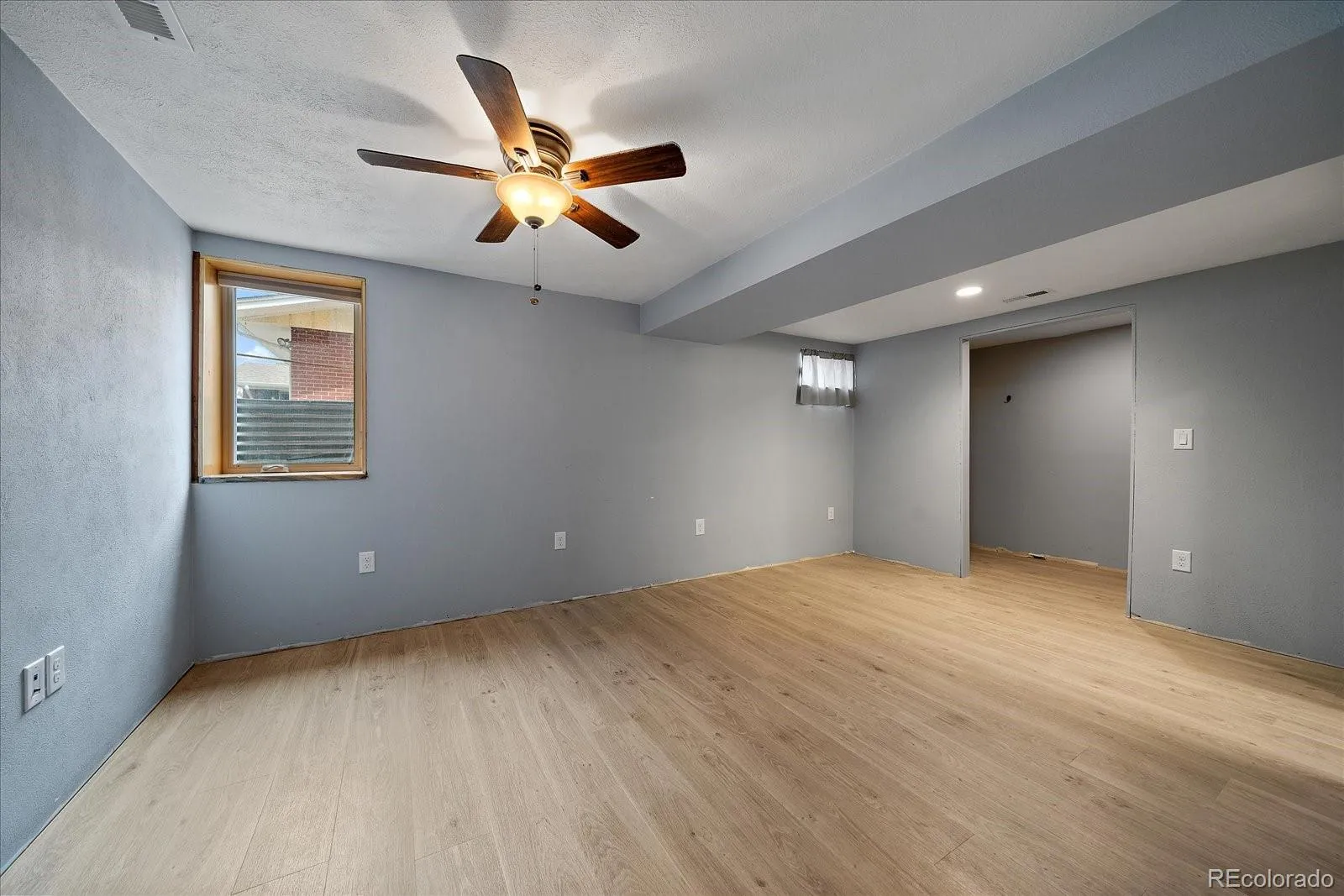 Lakewood, Colorado 80228, United States, 4 Bedrooms Bedrooms, ,3 BathroomsBathrooms,Residential,Active,124121