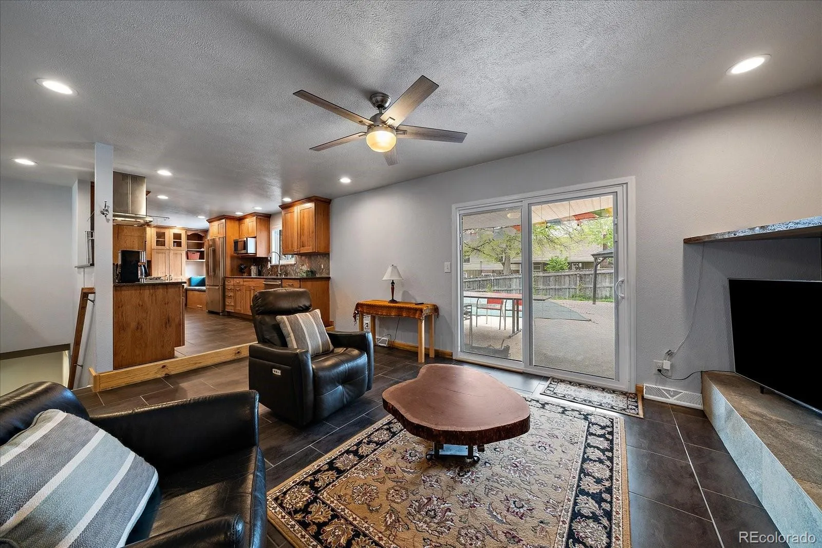 Lakewood, Colorado 80228, United States, 4 Bedrooms Bedrooms, ,3 BathroomsBathrooms,Residential,Active,124121