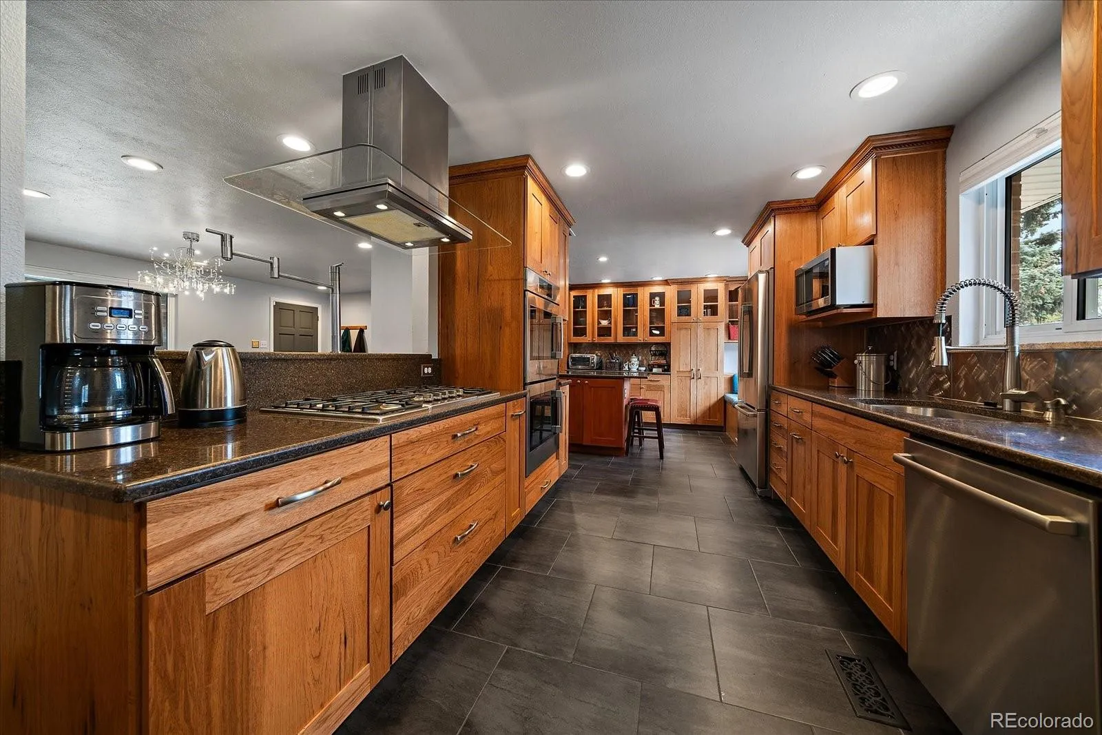 Lakewood, Colorado 80228, United States, 4 Bedrooms Bedrooms, ,3 BathroomsBathrooms,Residential,Active,124121