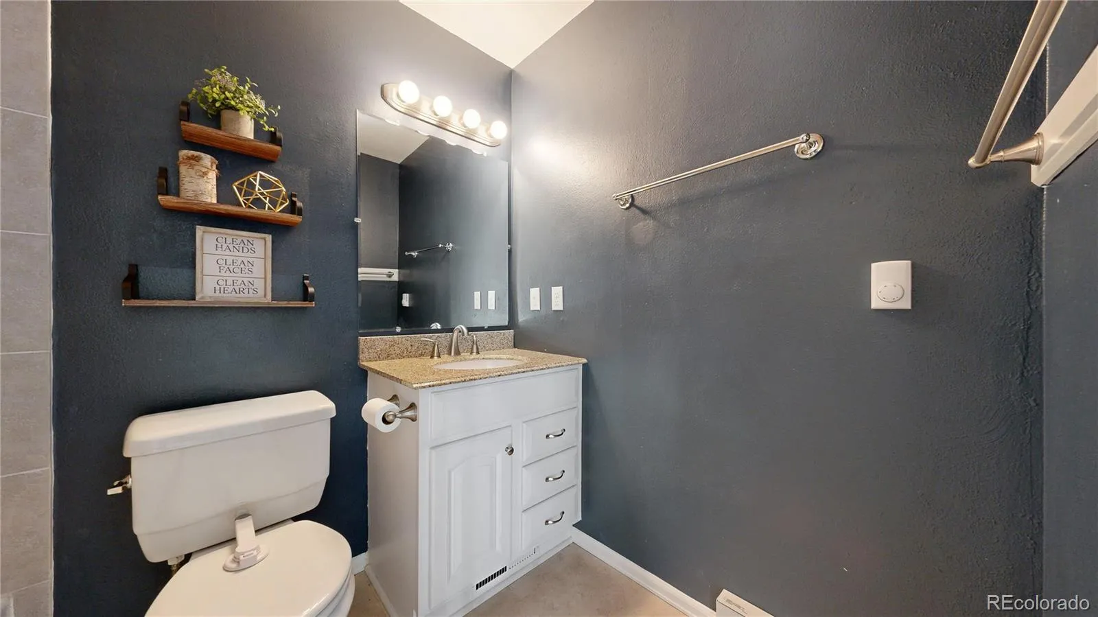 Morrison, Colorado 80465, United States, 3 Bedrooms Bedrooms, ,3 BathroomsBathrooms,Residential,Pending,92306