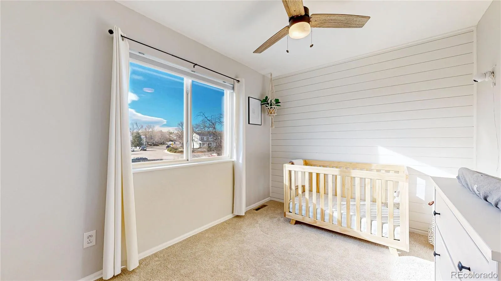 Morrison, Colorado 80465, United States, 3 Bedrooms Bedrooms, ,3 BathroomsBathrooms,Residential,Pending,92306