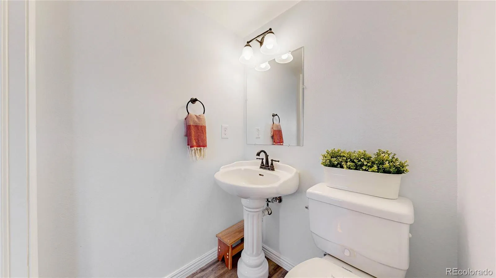 Morrison, Colorado 80465, United States, 3 Bedrooms Bedrooms, ,3 BathroomsBathrooms,Residential,Pending,92306