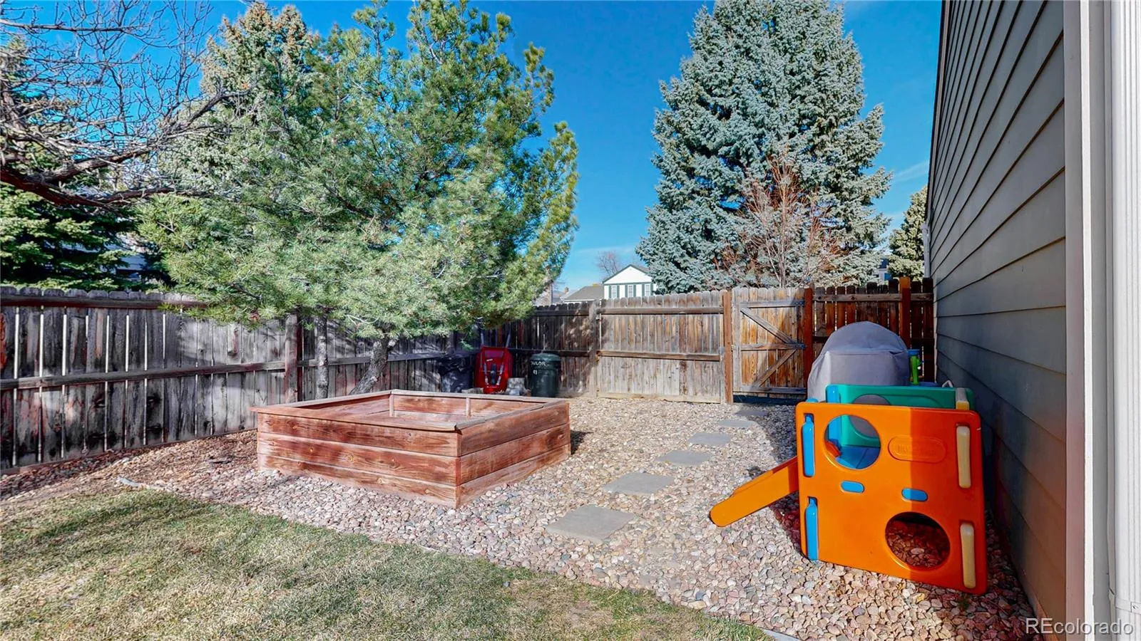 Morrison, Colorado 80465, United States, 3 Bedrooms Bedrooms, ,3 BathroomsBathrooms,Residential,Pending,92306