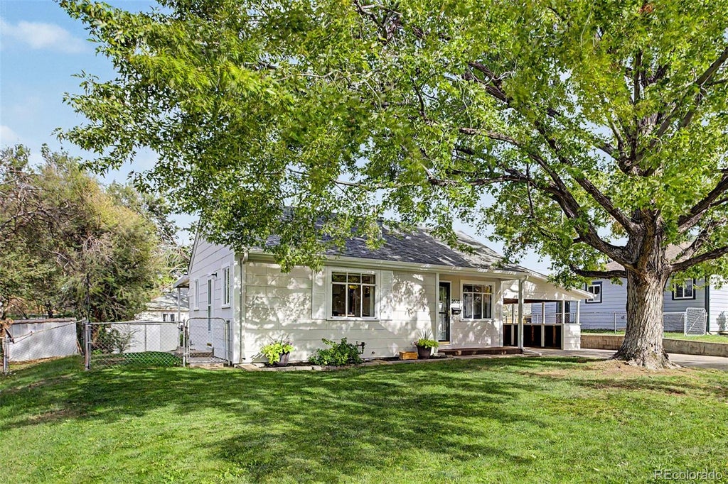 Photo of 2616 S Linley Court, Denver, CO 80219 (MLS # 5251811)