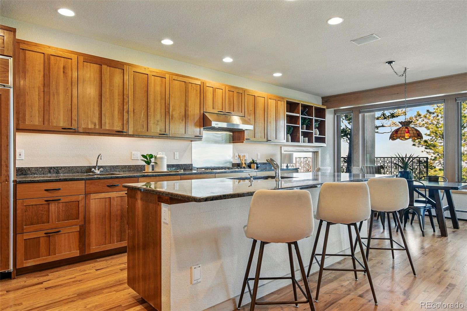 9041 Eastridge Road