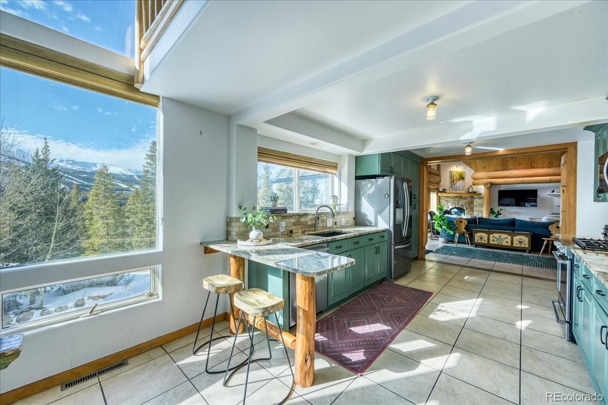 514 Blue Flag Circle