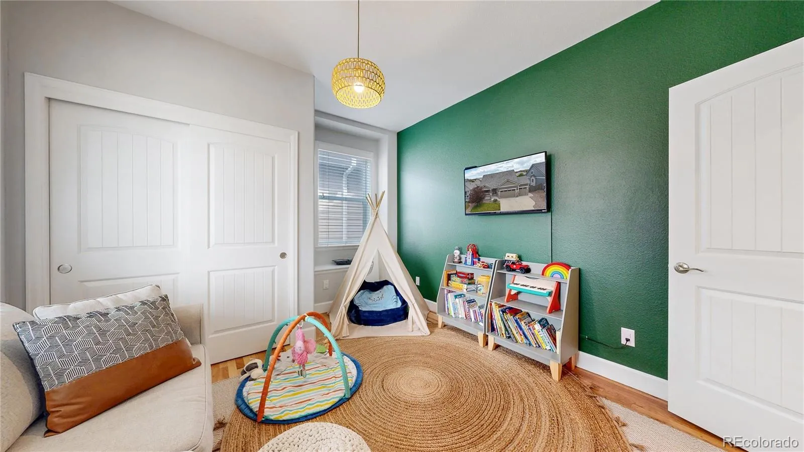 Commerce City, Colorado 80022, United States, 3 Bedrooms Bedrooms, ,2 BathroomsBathrooms,Residential,Pending,119231