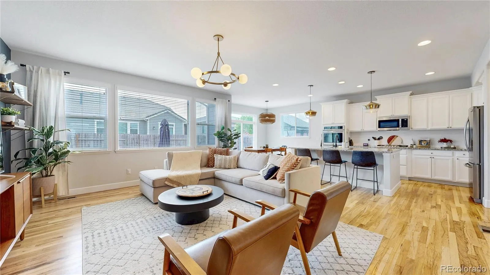 Commerce City, Colorado 80022, United States, 3 Bedrooms Bedrooms, ,2 BathroomsBathrooms,Residential,Pending,119231