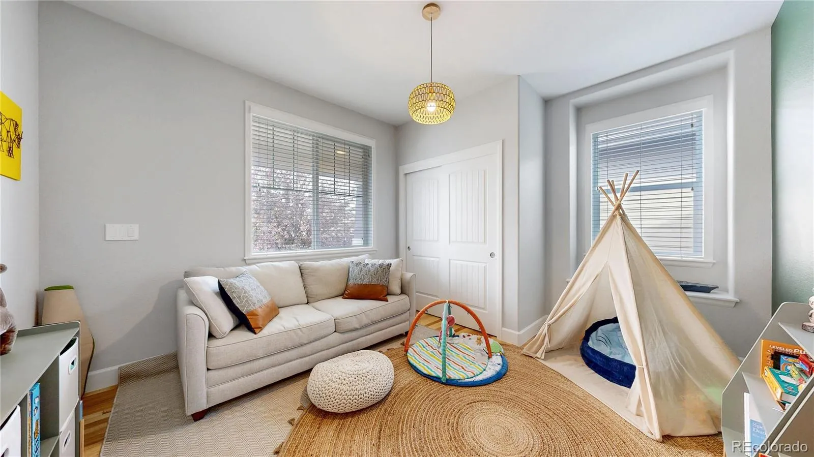 Commerce City, Colorado 80022, United States, 3 Bedrooms Bedrooms, ,2 BathroomsBathrooms,Residential,Pending,119231