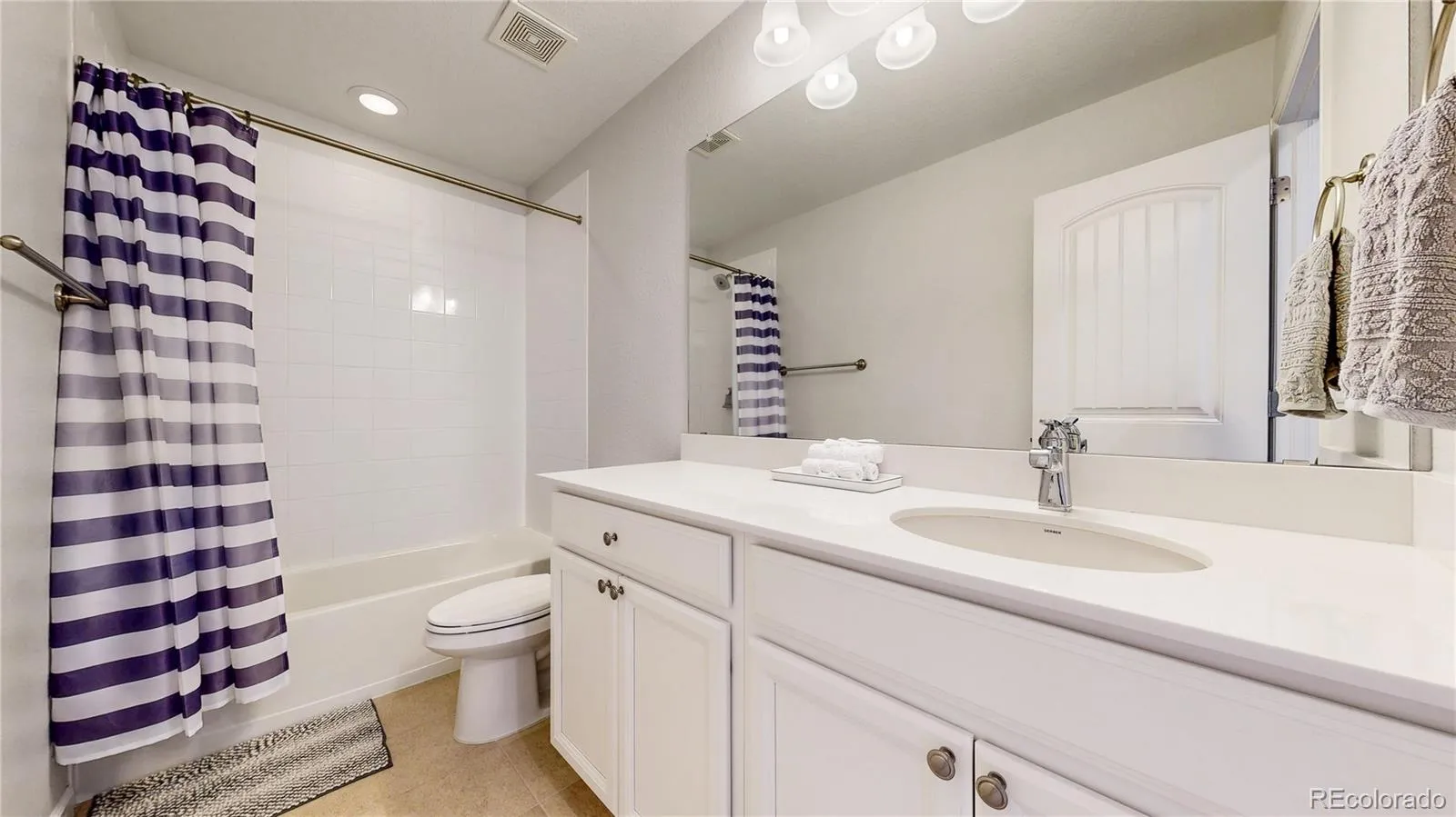 Commerce City, Colorado 80022, United States, 3 Bedrooms Bedrooms, ,2 BathroomsBathrooms,Residential,Pending,119231