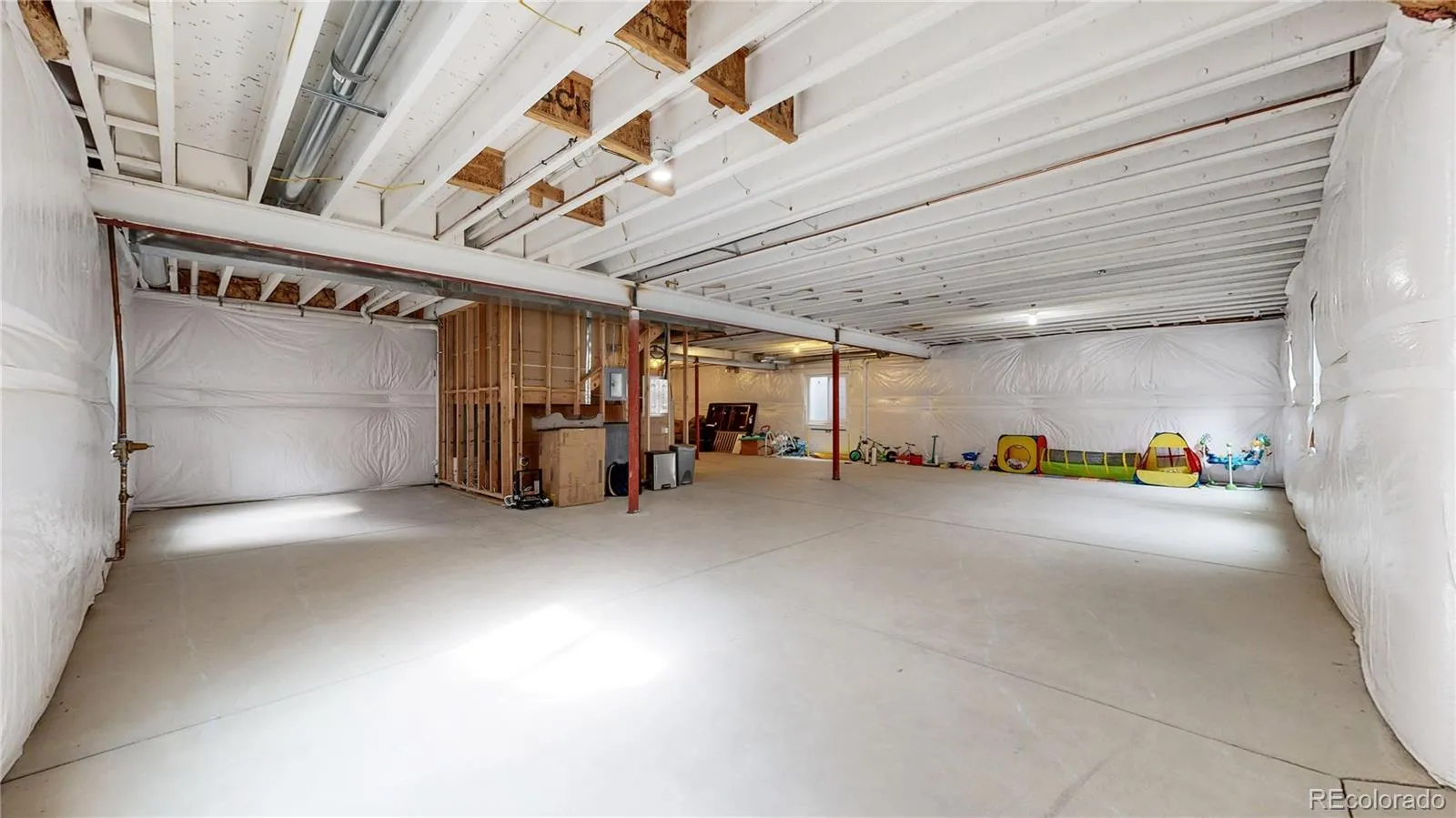 Commerce City, Colorado 80022, United States, 3 Bedrooms Bedrooms, ,2 BathroomsBathrooms,Residential,Pending,119231