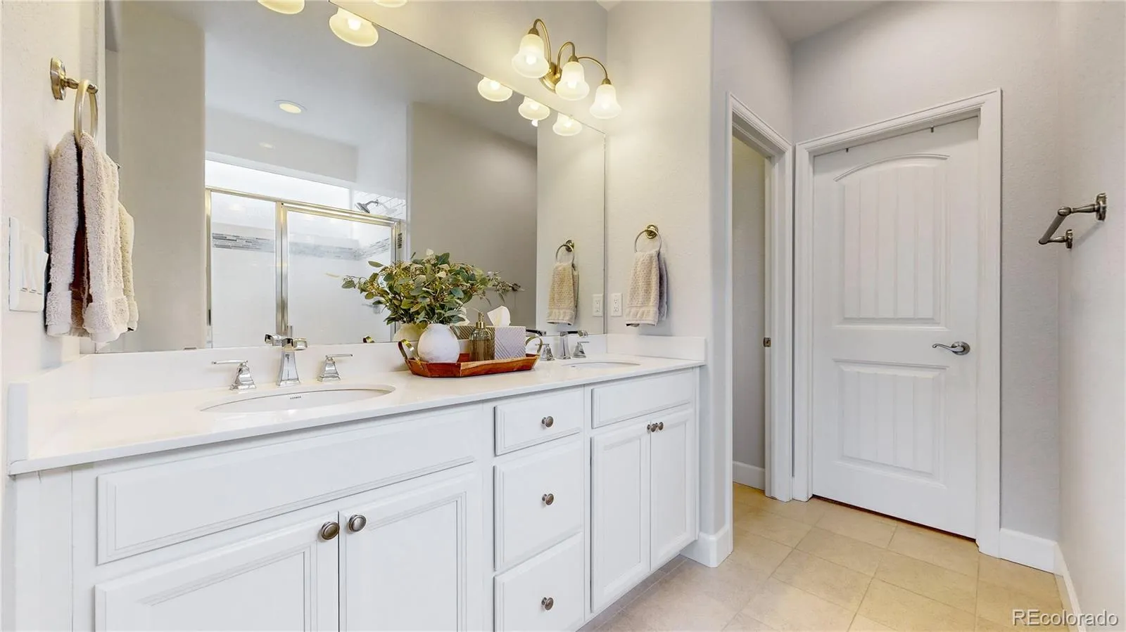 Commerce City, Colorado 80022, United States, 3 Bedrooms Bedrooms, ,2 BathroomsBathrooms,Residential,Pending,119231