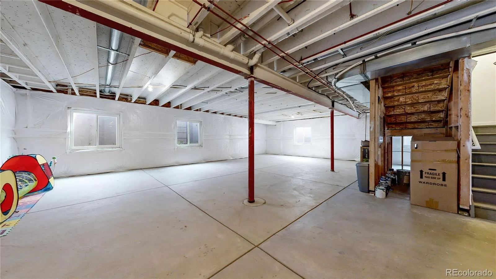 Commerce City, Colorado 80022, United States, 3 Bedrooms Bedrooms, ,2 BathroomsBathrooms,Residential,Pending,119231