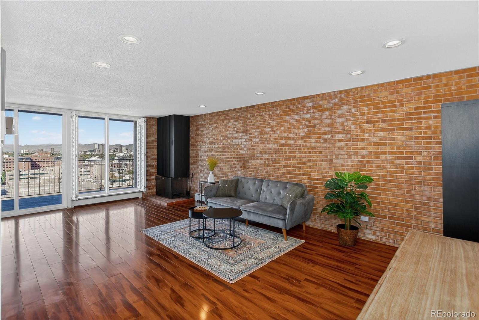 955 Eudora Street 1601