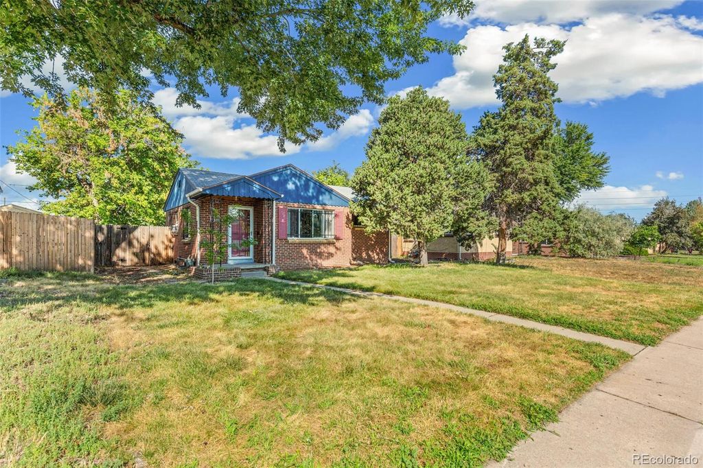 Photo of 3361 N Glencoe Street, Denver, CO 80207 (MLS # 4528988)