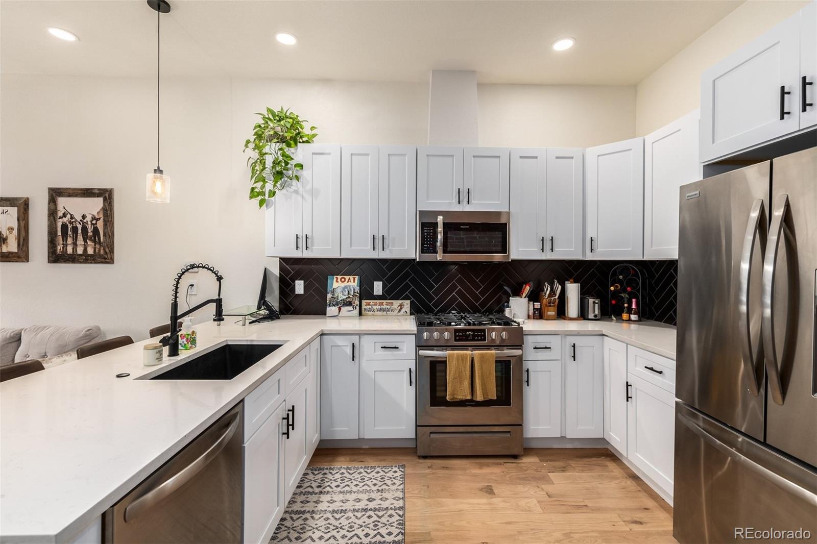 3543 N Williams Street