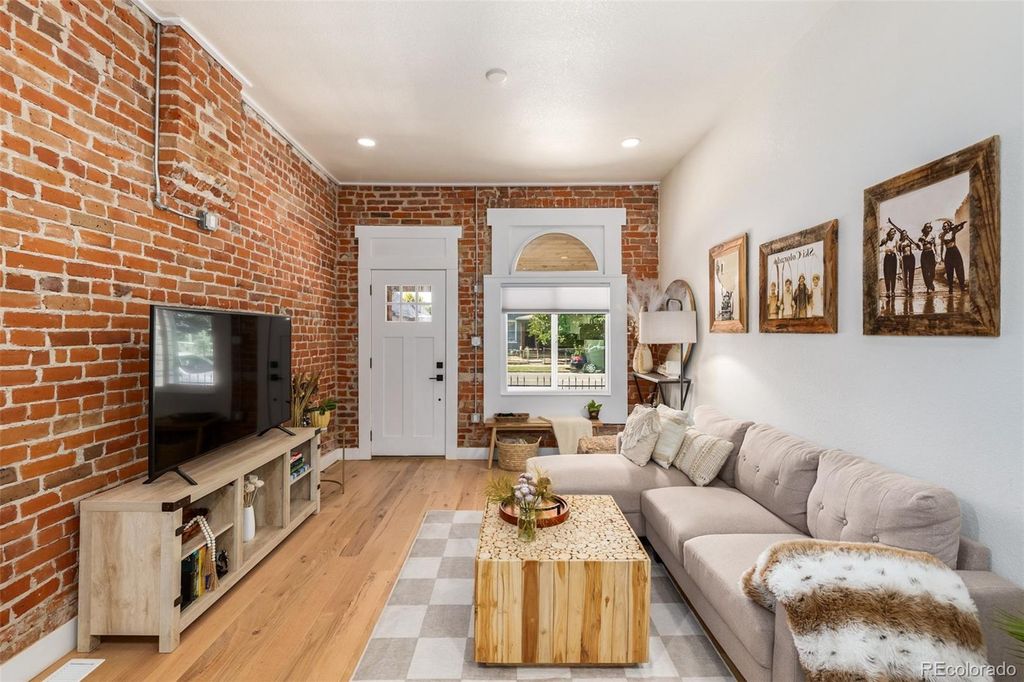 Photo of 3543 N Williams Street, Denver, CO 80205 (MLS # 2310973)