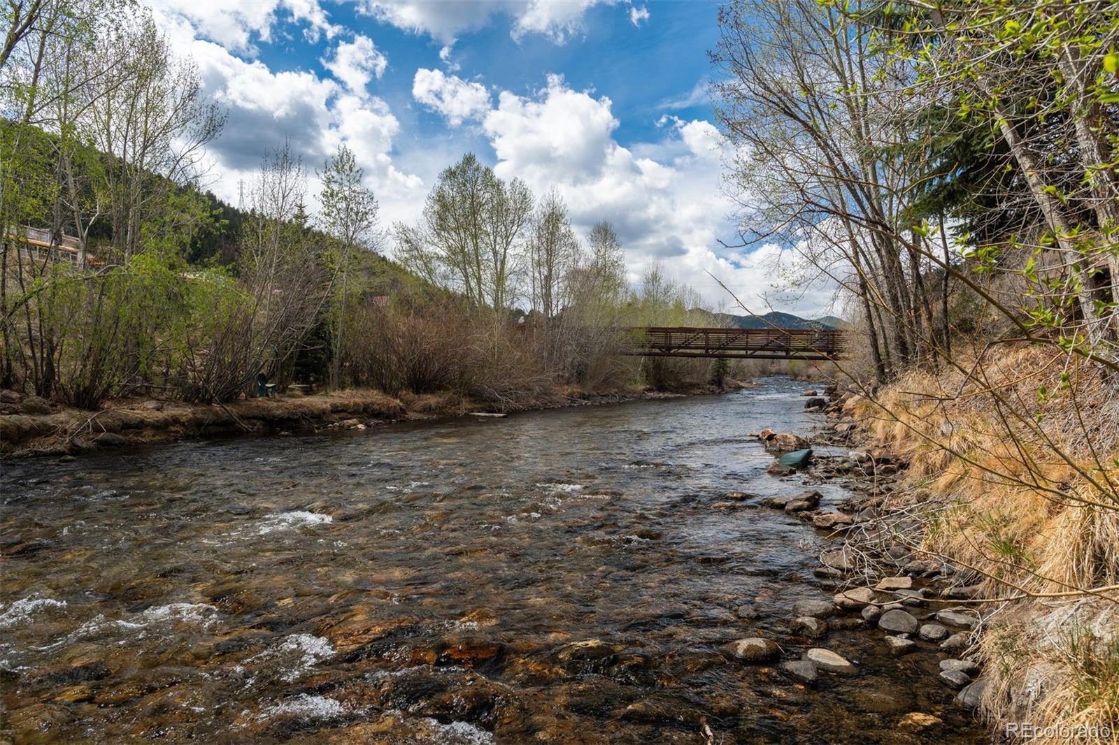 2805 Riverside Drive