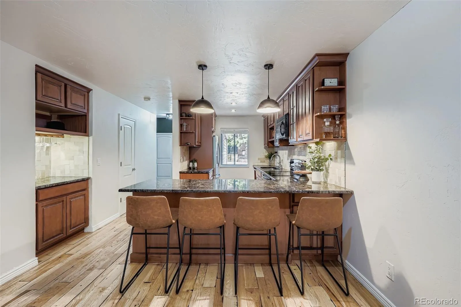 Lakewood, Colorado 80228, United States, 3 Bedrooms Bedrooms, ,2 BathroomsBathrooms,Residential,Active,201955