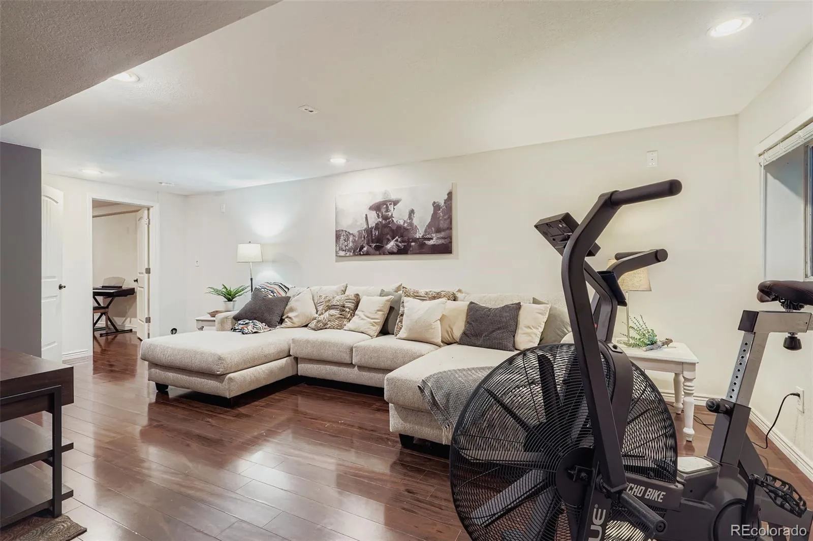 Lakewood, Colorado 80228, United States, 3 Bedrooms Bedrooms, ,2 BathroomsBathrooms,Residential,Active,201955