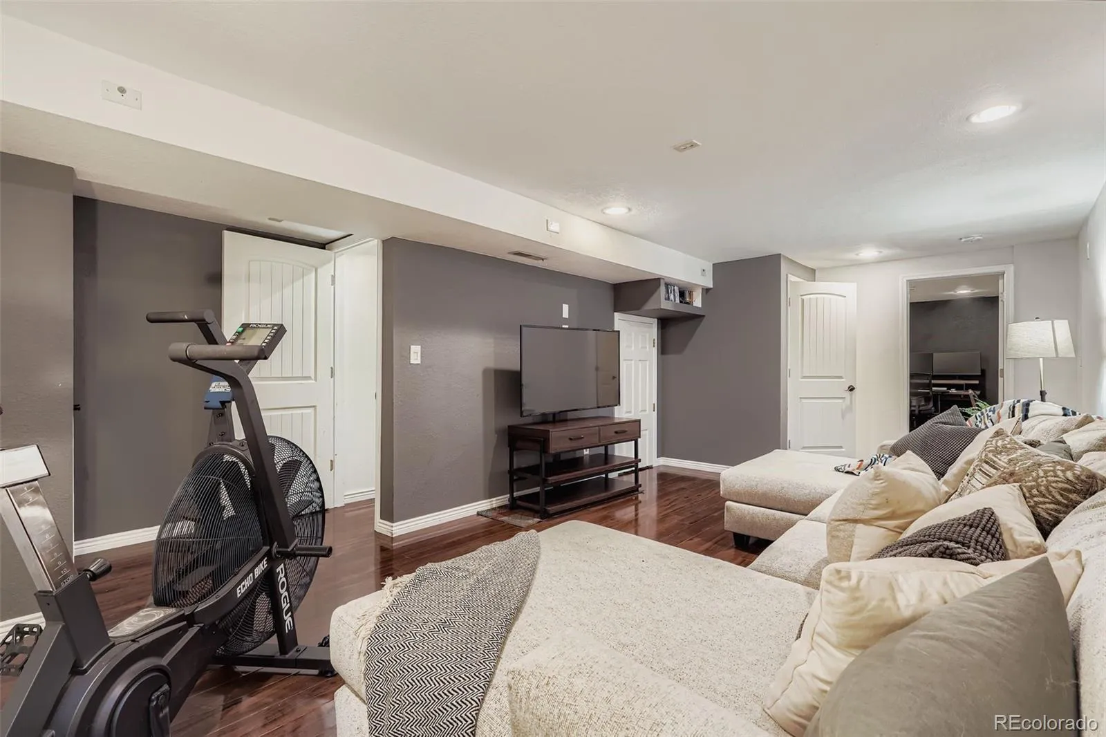 Lakewood, Colorado 80228, United States, 3 Bedrooms Bedrooms, ,2 BathroomsBathrooms,Residential,Active,201955