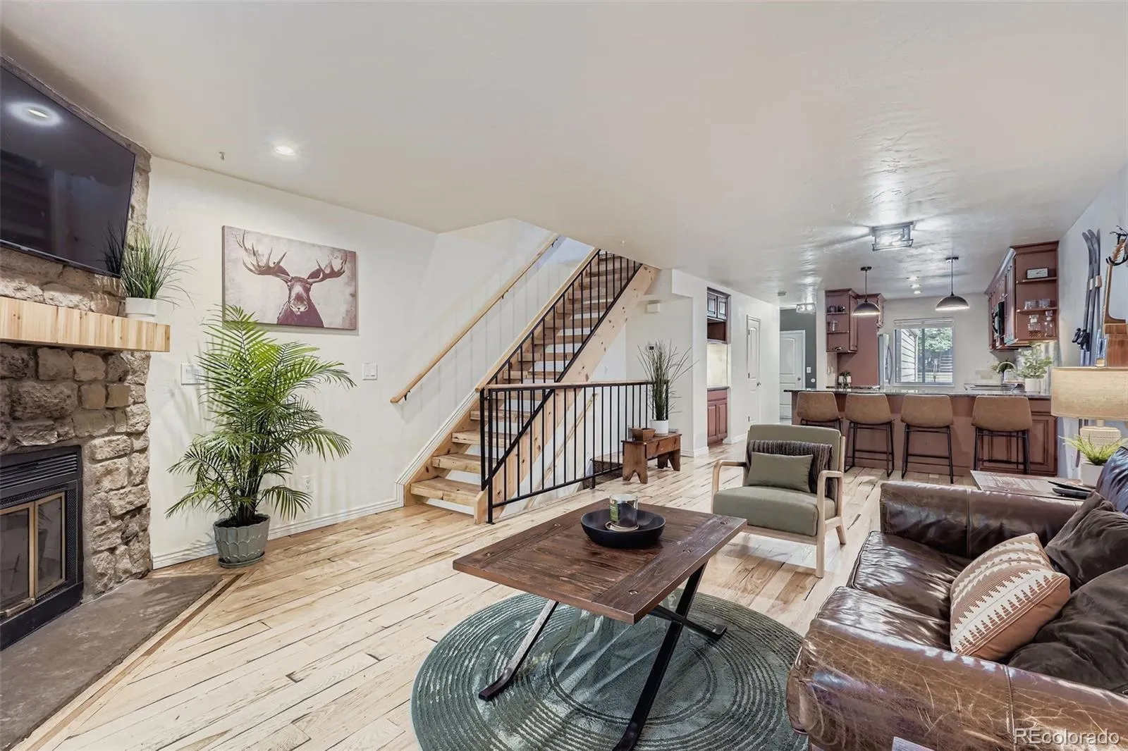 Lakewood, Colorado 80228, United States, 3 Bedrooms Bedrooms, ,2 BathroomsBathrooms,Residential,Active,201955