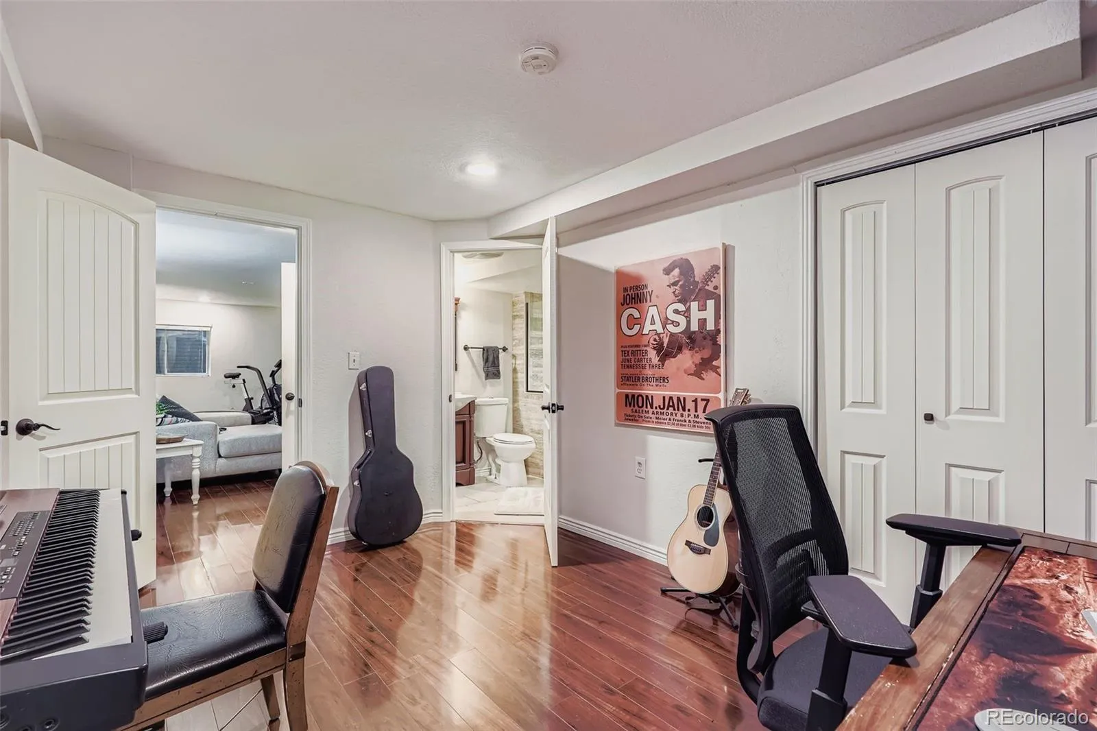 Lakewood, Colorado 80228, United States, 3 Bedrooms Bedrooms, ,2 BathroomsBathrooms,Residential,Active,201955