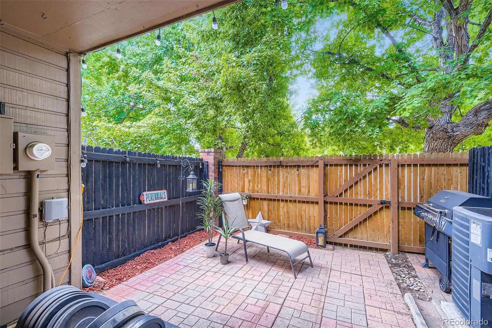 Lakewood, Colorado 80228, United States, 3 Bedrooms Bedrooms, ,2 BathroomsBathrooms,Residential,Active,201955