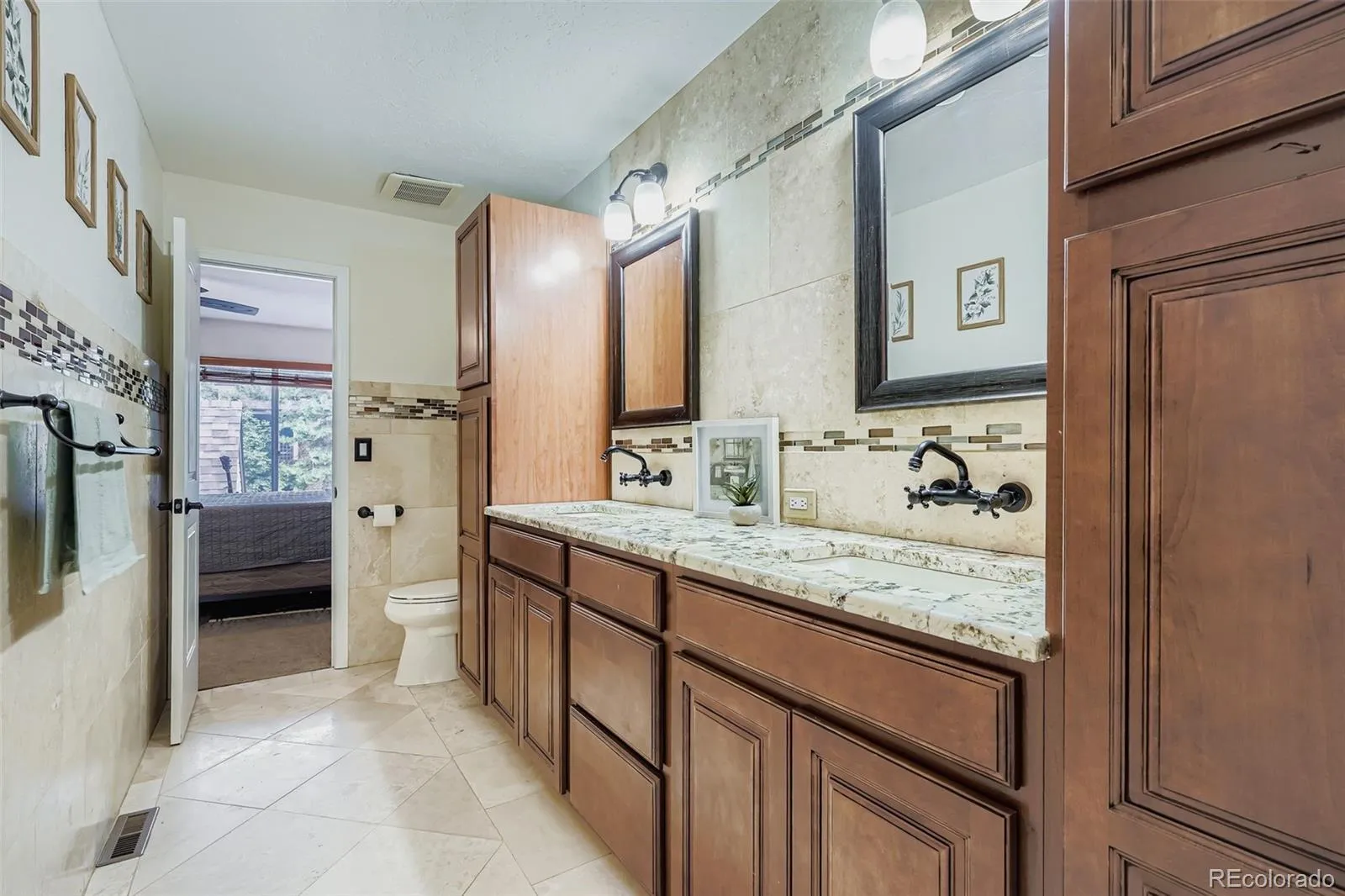 Lakewood, Colorado 80228, United States, 3 Bedrooms Bedrooms, ,2 BathroomsBathrooms,Residential,Active,201955