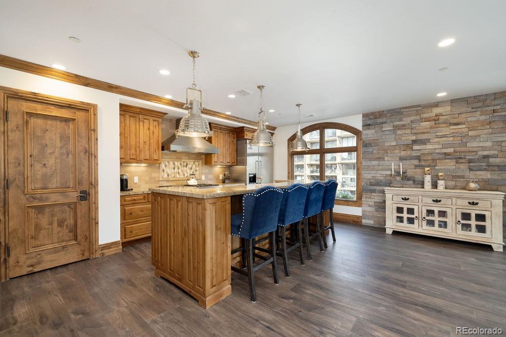 675 Lionshead Place 642