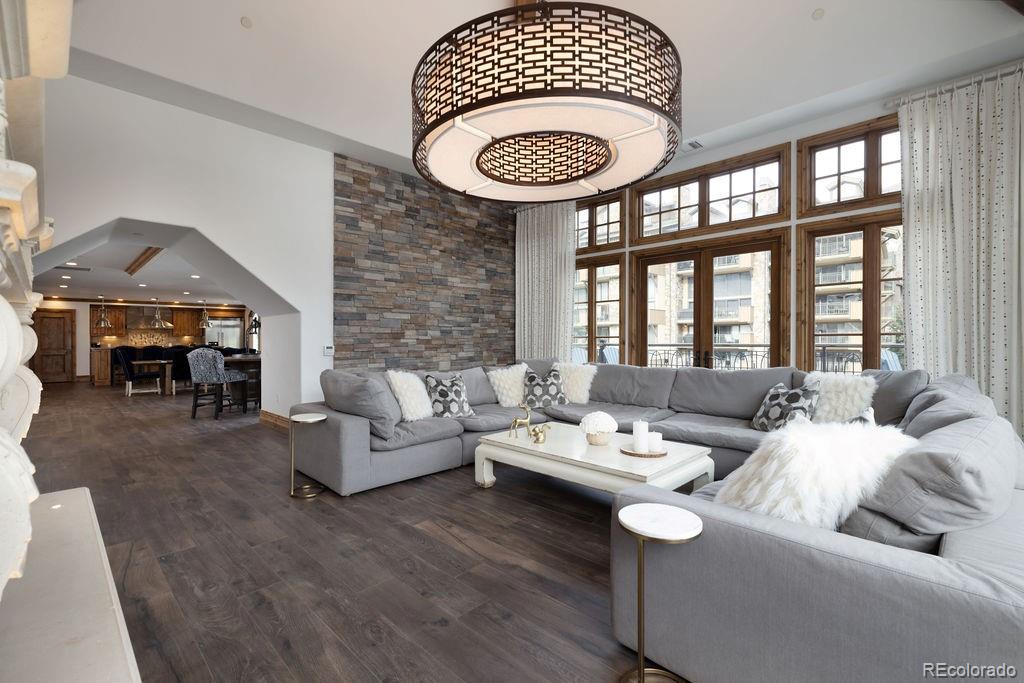 675 Lionshead Place 642