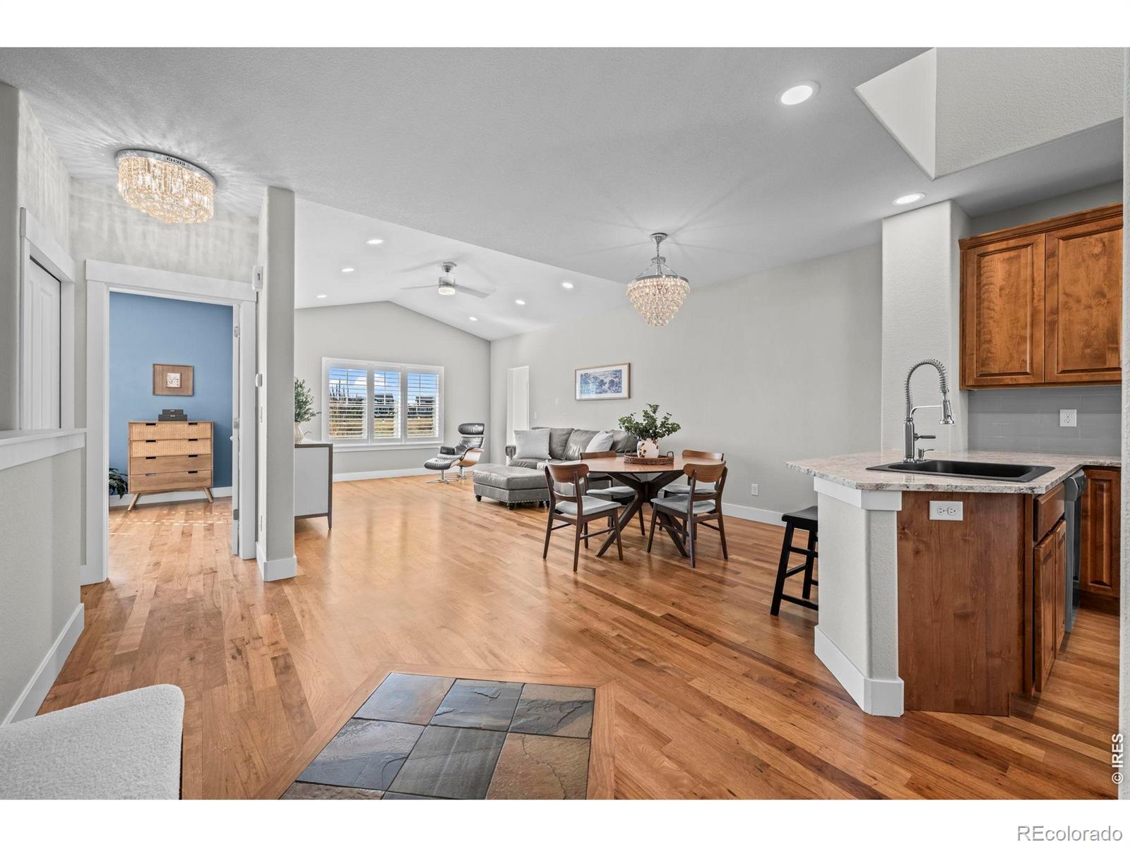 1122 Village Circle