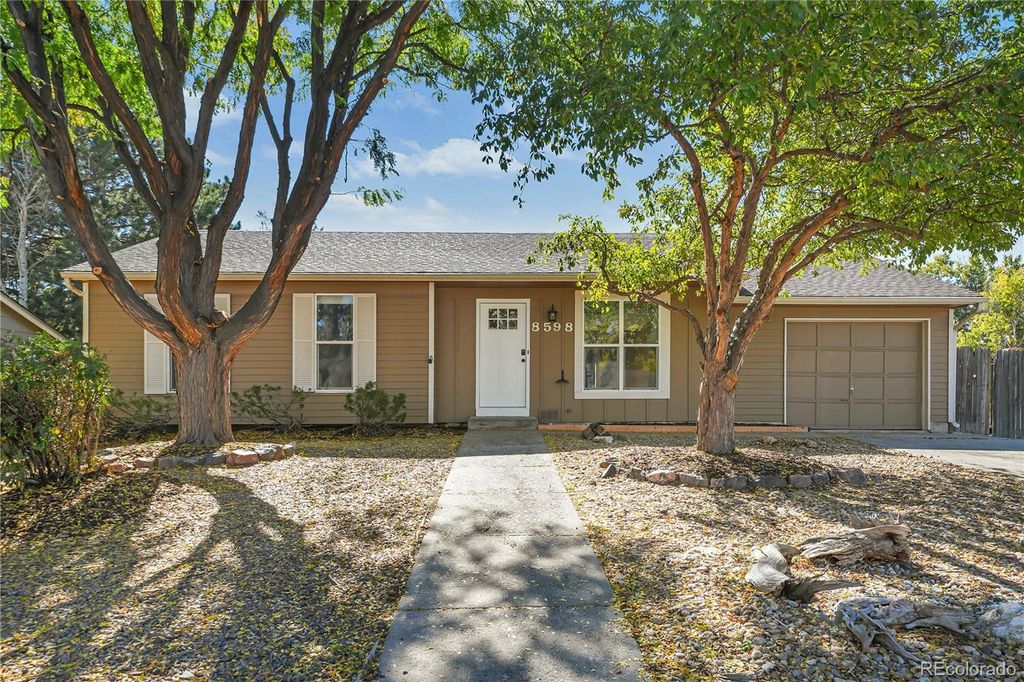 Photo of 8598 W Dartmouth Place, Lakewood, CO 80227 (MLS # 6028421)