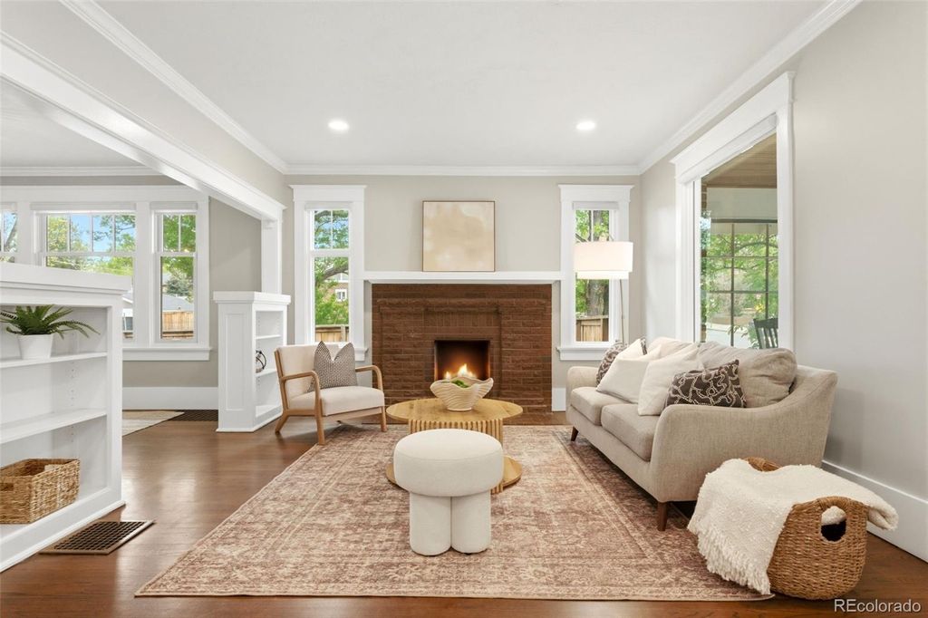 Photo of 800 Monroe Street, Denver, CO 80206 (MLS # 6046563)