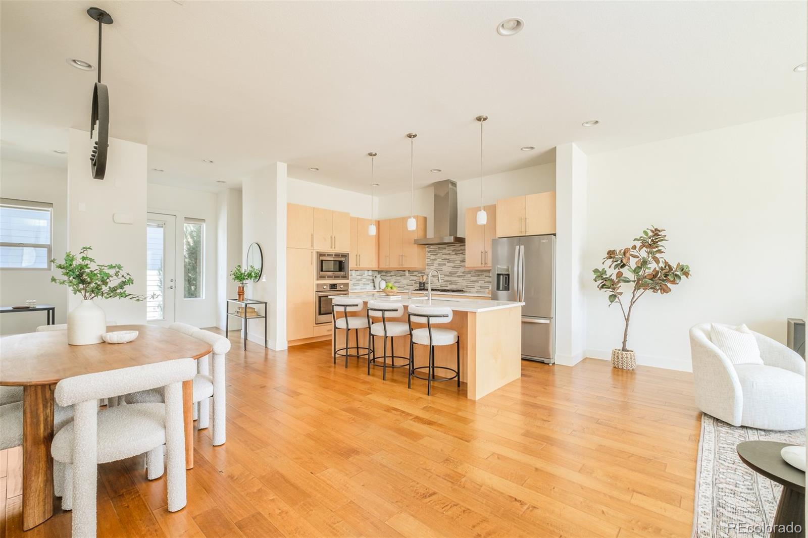 5054 Valentia Street 103