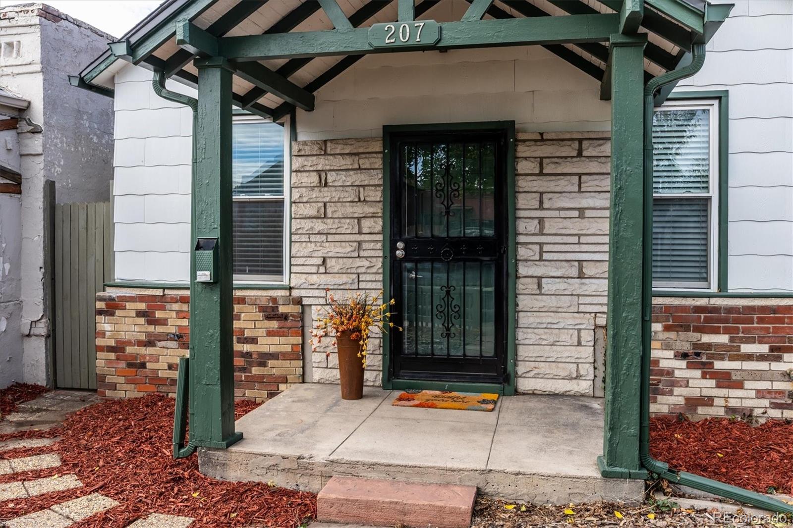 207 Galapago Street