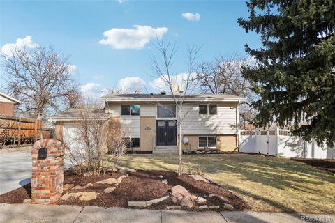 1084 S Parfet Court Lakewood CO 80226