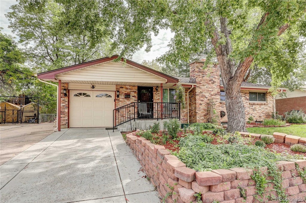 Photo of 5840 S Julian Street, Littleton, CO 80123 (MLS # 8783354)