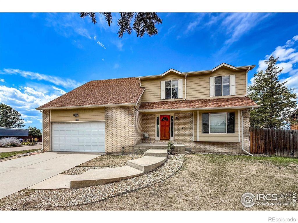 Photo of 1229 Twin Peaks Circle, Longmont, CO 80503 (MLS # IR1043511)