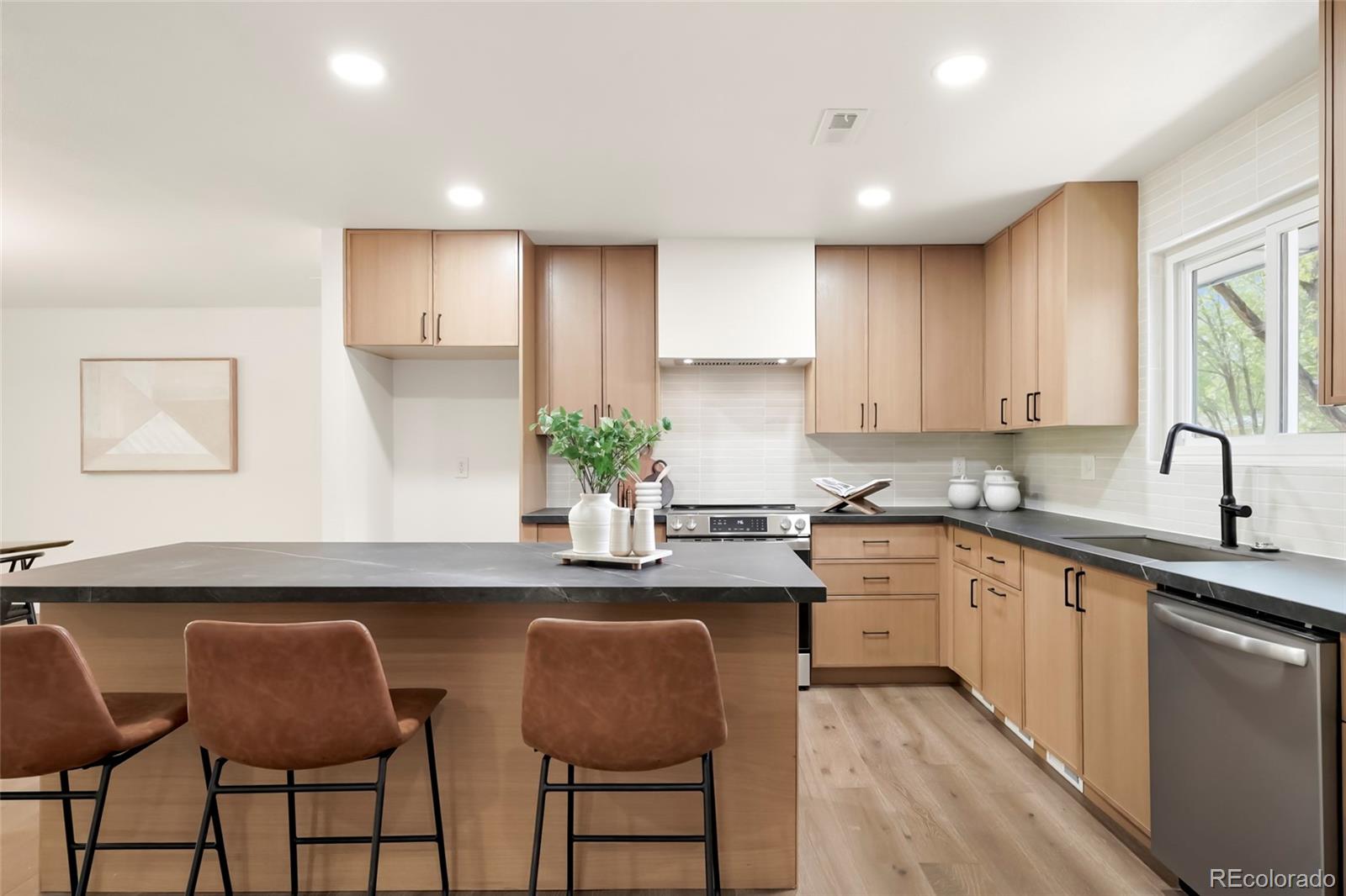 3352 Vivian Drive